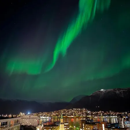 Sentrumsnaer Enebolig Tromso Exterior photo